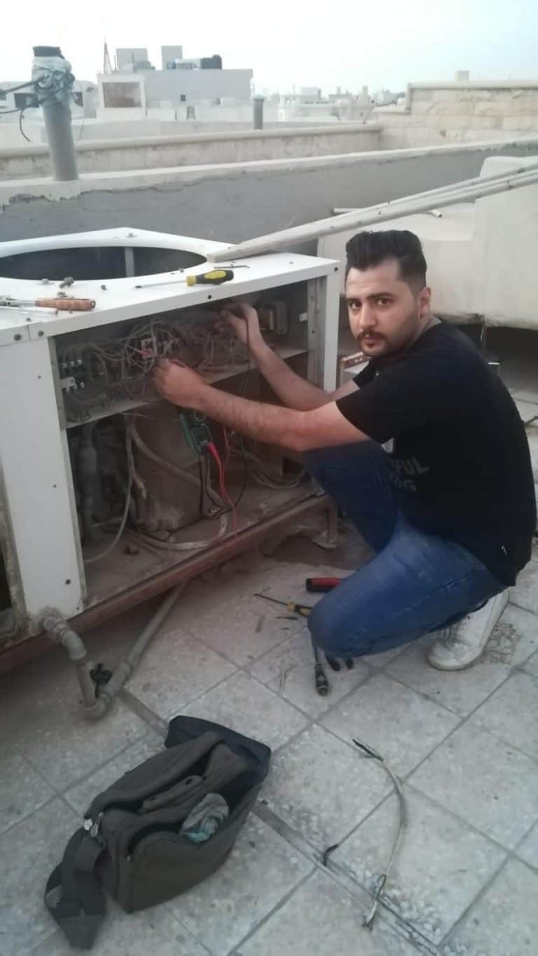فني تكييف